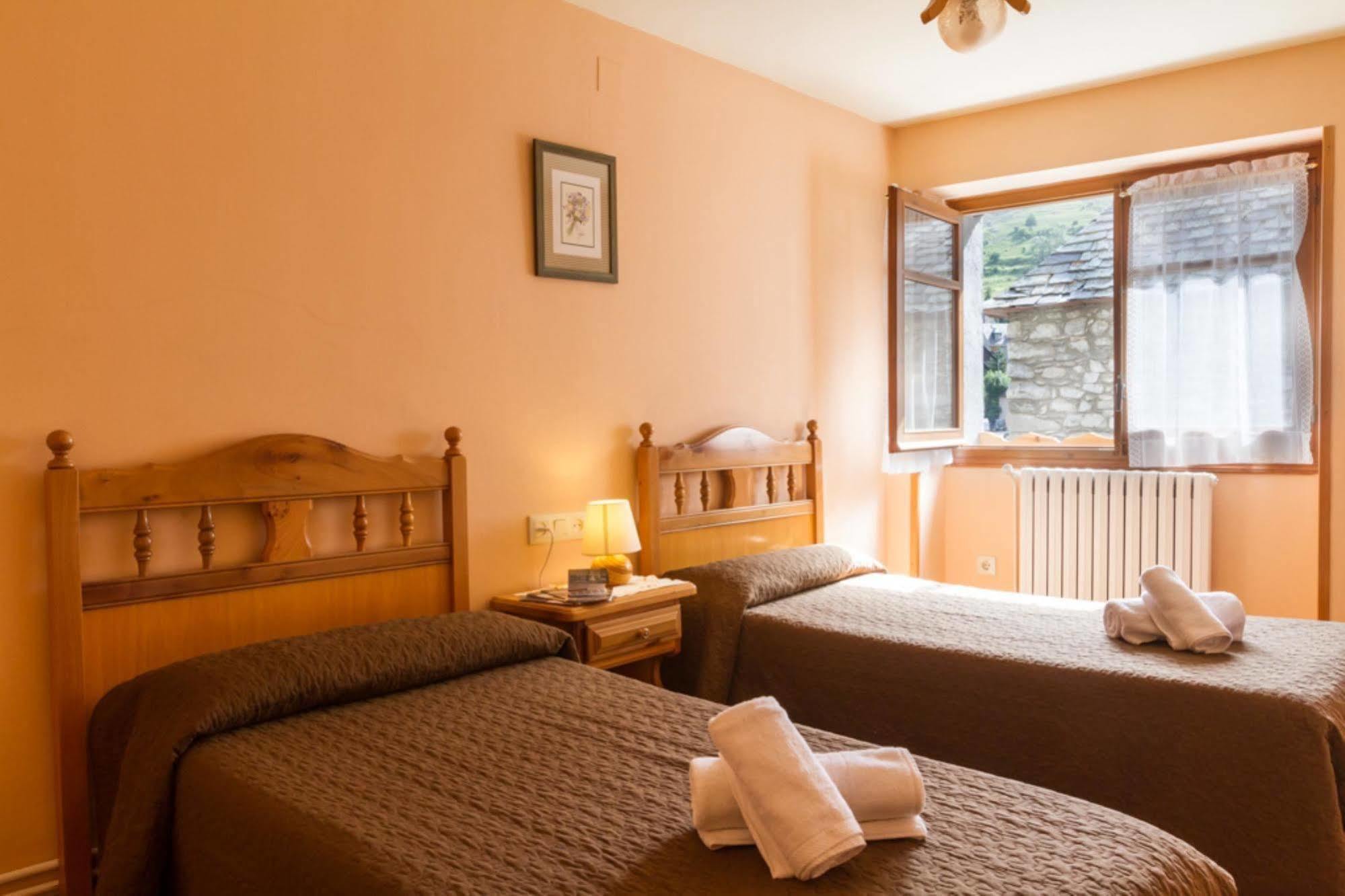 Hostal Aiguamog Salardú Екстериор снимка
